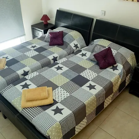 Stylish 2 Bedroom In Pegia Apartmán