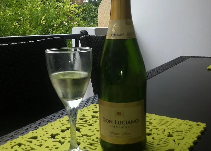 Apartament Stylish 2 Bedroom In Pegia